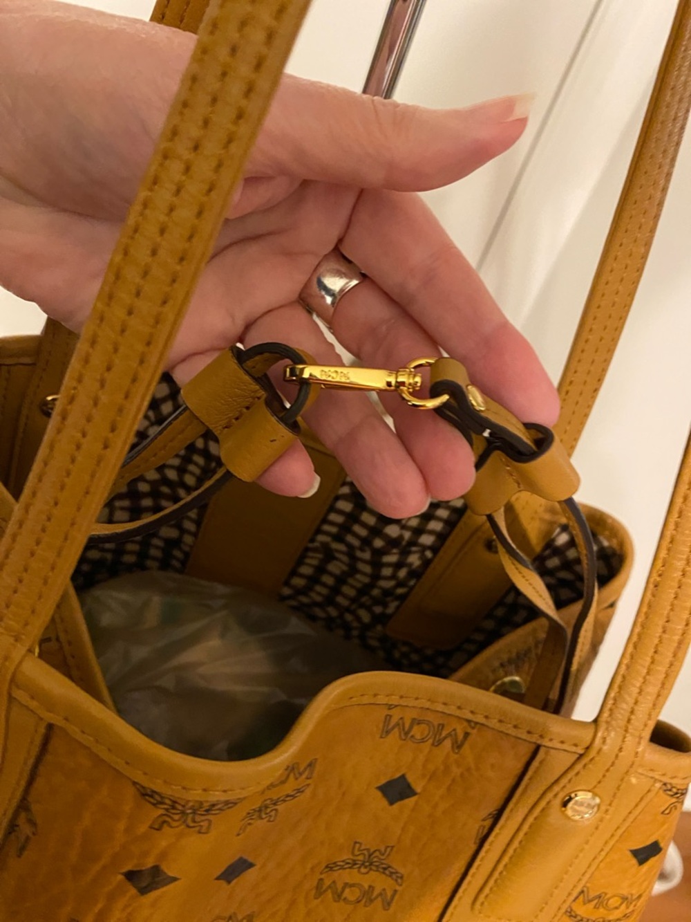 MCM Medium Tote w/Pouch - Picture 6 of 9